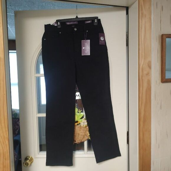 New Gloria Vanderbilt Amanda Supreme Stretch Black Jeans Size Women's 12 Petite - Picture 1 of 3
